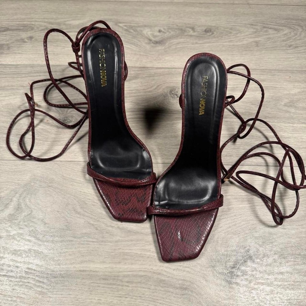 Fashion Nova Burgundy Snake Print Lace Up Square Toe Heels Stilettos Size 10